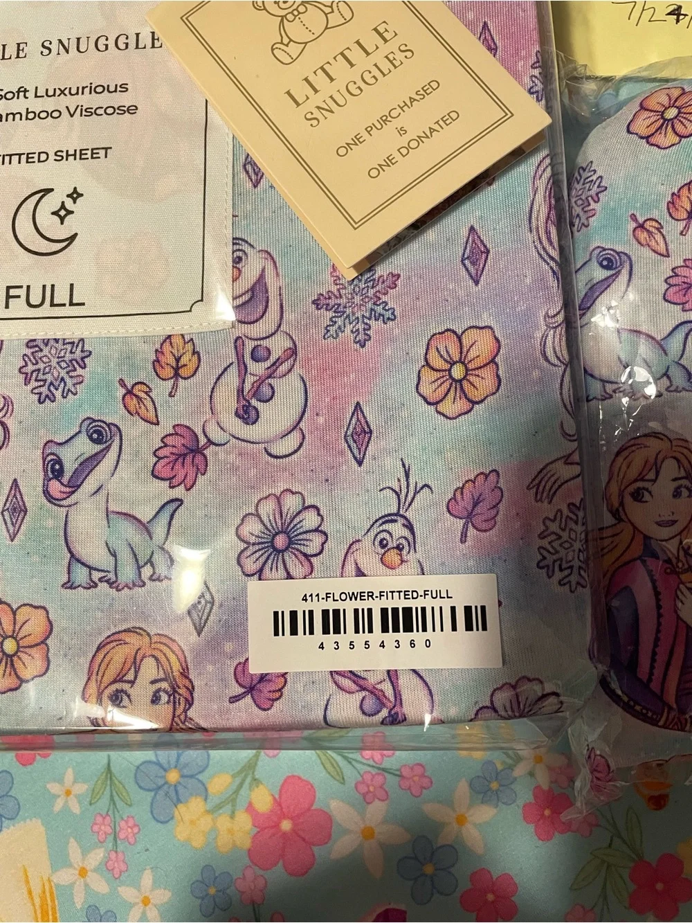 Charlie’s Project Frozen Flowers Bamboo Full Sheet and Pillowcase Set